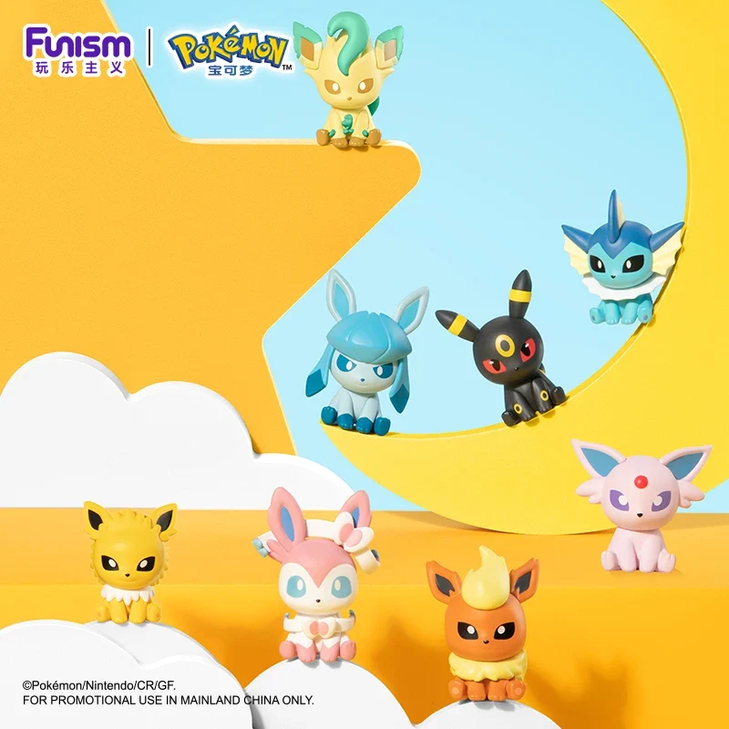 Coffret de 8 Pokéballs avec figurines Évoli Évolutions