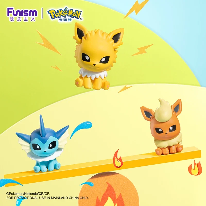 Coffret de 8 Pokéballs avec figurines Évoli Évolutions
