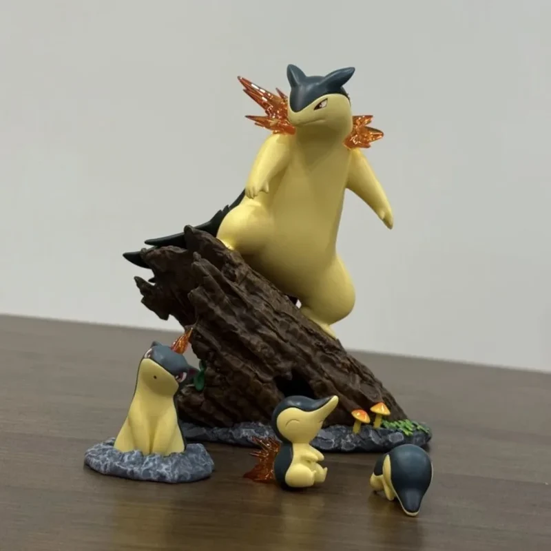 Ensemble de figurines Tornupto Typhlosion (environ 13 cm)