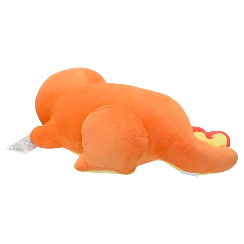 Adorable peluche Pokémon Salamèche XXL en position de sommeil (environ 45 cm)