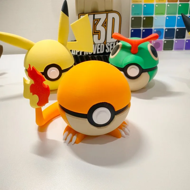 Pokéball Premium dans de nombreux modèles : Salamèche, Carapuce, Bulbizarre, Dracaufeu et bien d'autres.