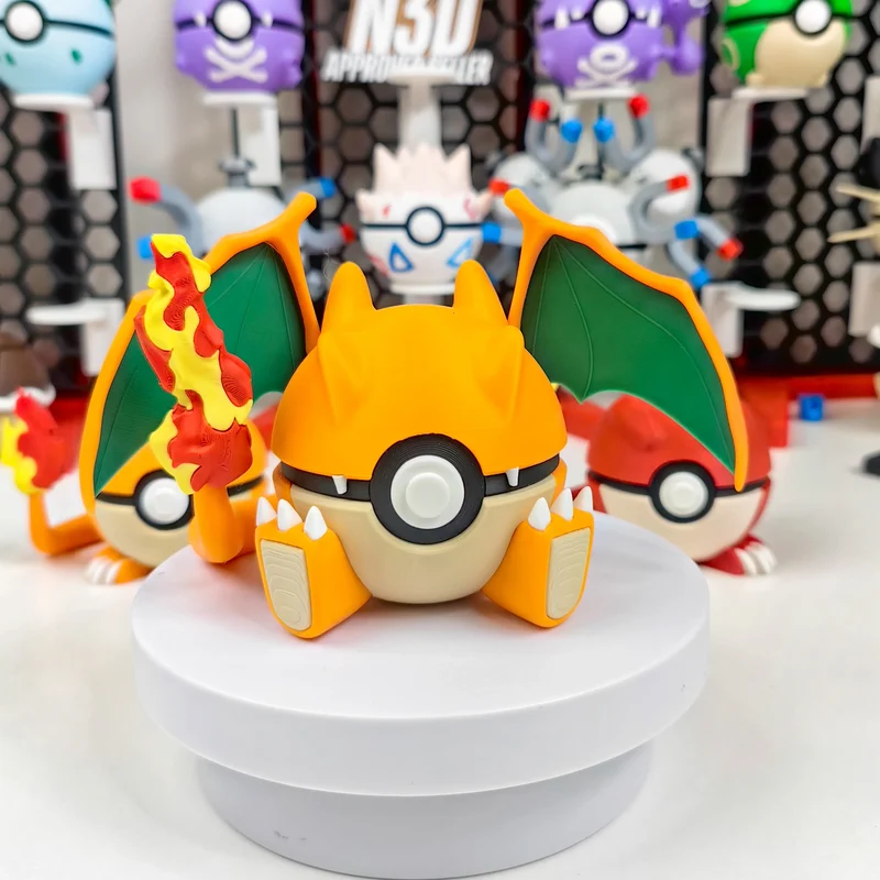 Pokéball Premium dans de nombreux modèles : Salamèche, Carapuce, Bulbizarre, Dracaufeu et bien d'autres.