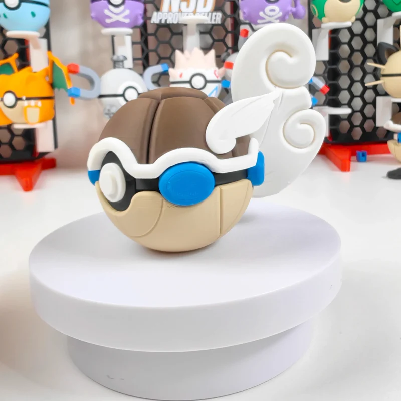 Pokéball Premium dans de nombreux modèles : Salamèche, Carapuce, Bulbizarre, Dracaufeu et bien d'autres.