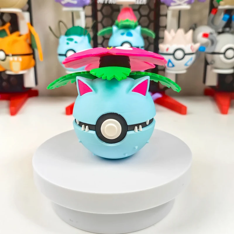 Pokéball Premium dans de nombreux modèles : Salamèche, Carapuce, Bulbizarre, Dracaufeu et bien d'autres.