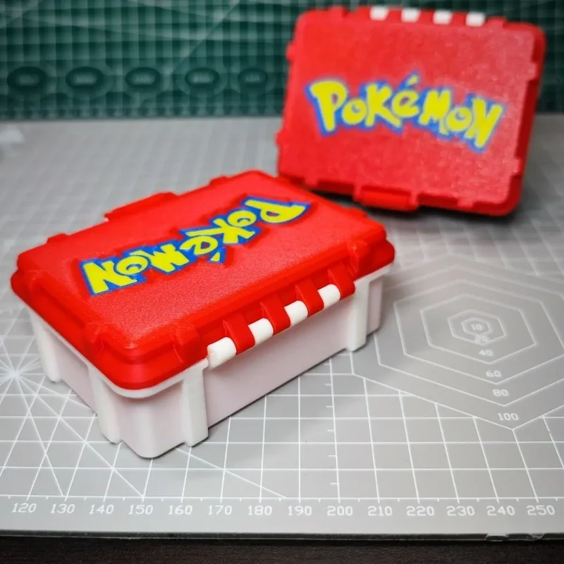 Boîte de rangement robuste pour cartes Pokémon, adaptée aux dresseurs de tous âges.