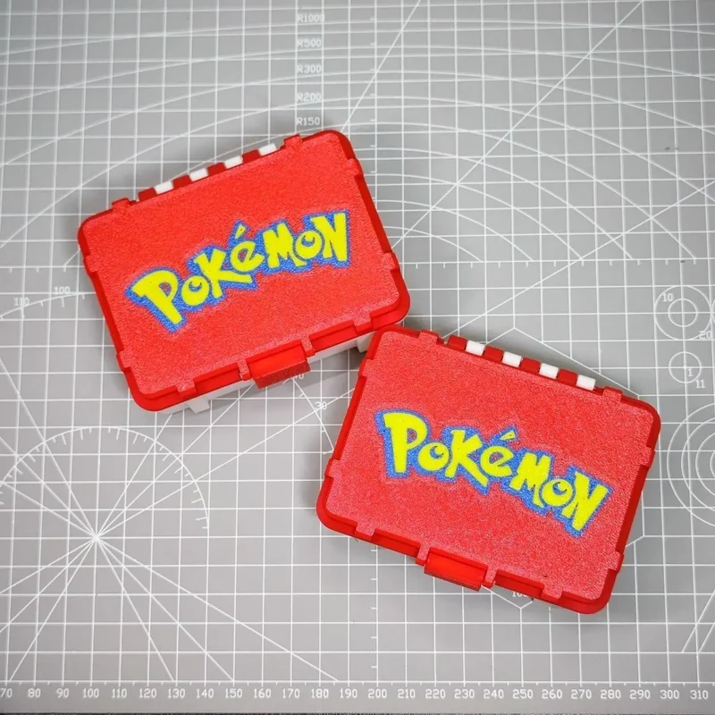 Boîte de rangement robuste pour cartes Pokémon, adaptée aux dresseurs de tous âges.