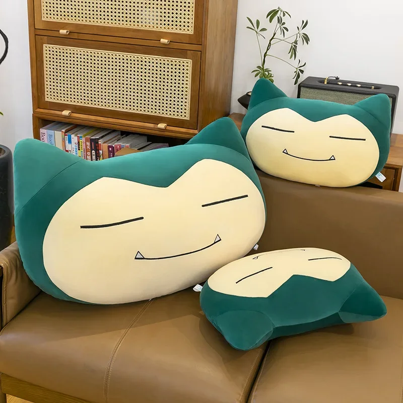 Coussin Relaxo Snorlax en peluche (35-55 cm) pour la décoration ou les câlins.