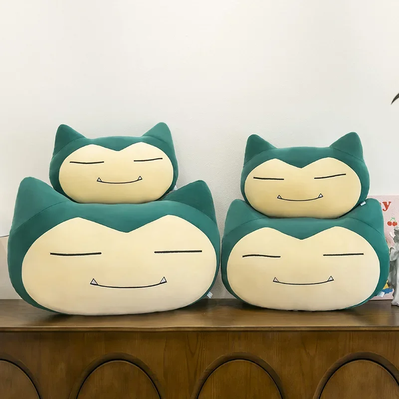 Coussin Relaxo Snorlax en peluche (35-55 cm) pour la décoration ou les câlins.