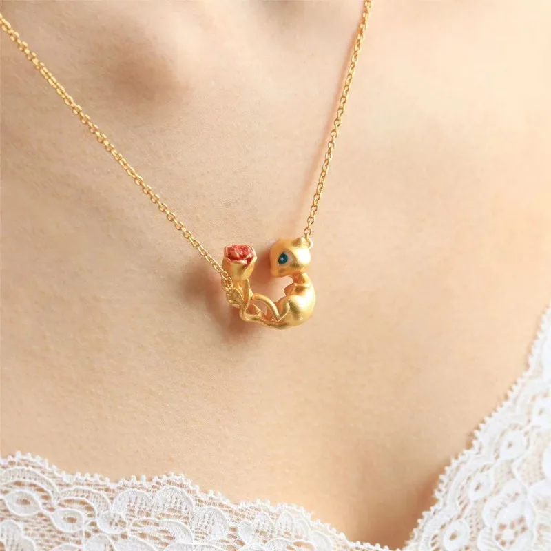 Collier Golden Mew à motif floral