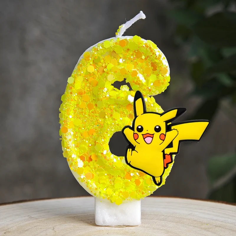 Bougie d'anniversaire jaune Pikachu avec année