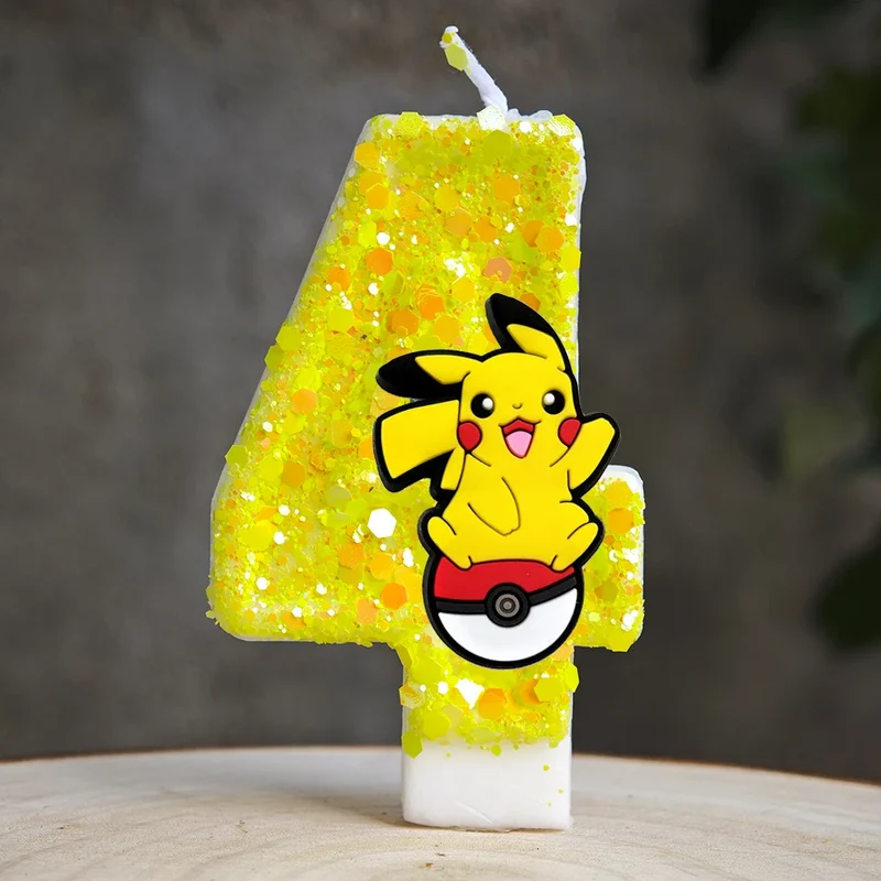 Bougie d'anniversaire jaune Pikachu avec année