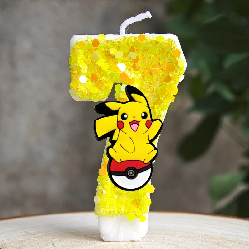 Bougie d'anniversaire jaune Pikachu avec année
