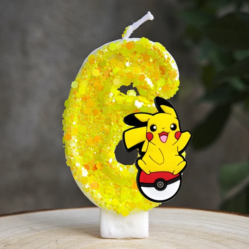 Bougie d'anniversaire jaune Pikachu avec année