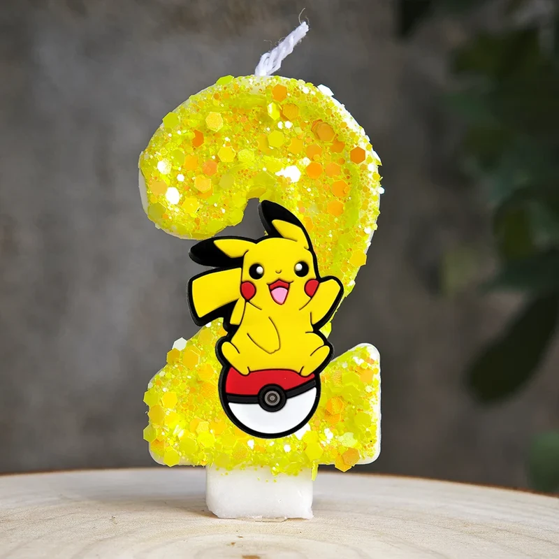 Bougie d'anniversaire jaune Pikachu avec année