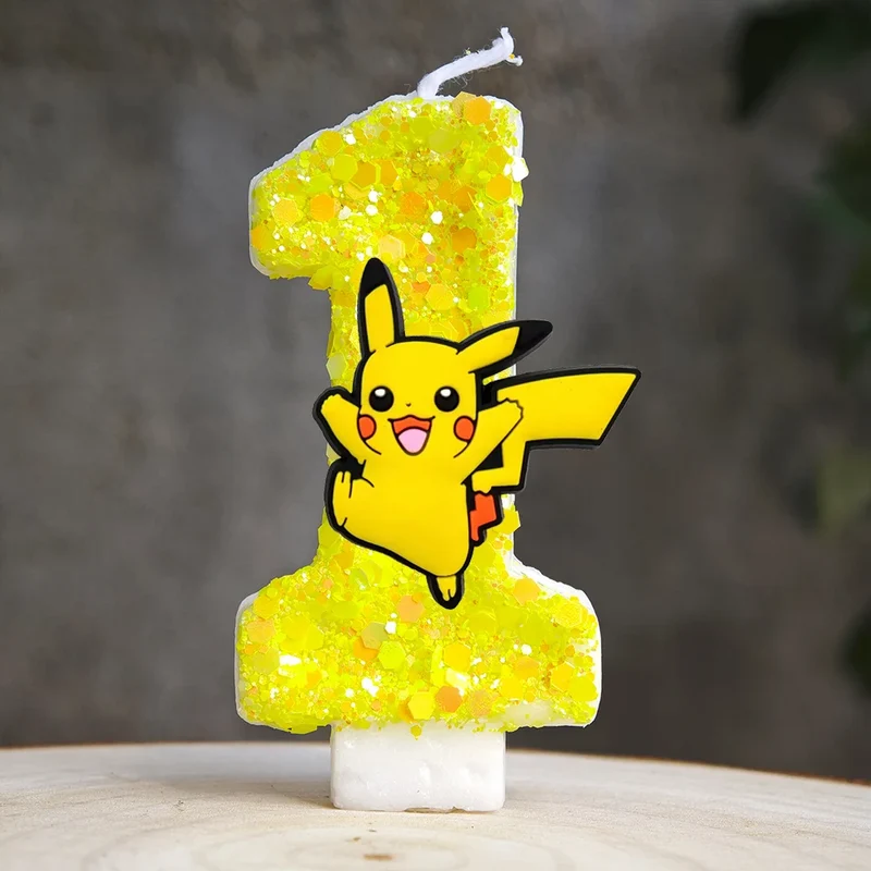 Bougie d'anniversaire jaune Pikachu avec année
