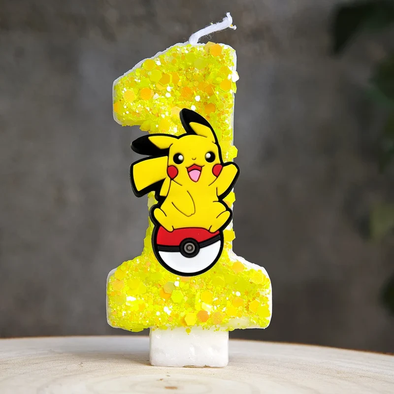 Bougie d'anniversaire jaune Pikachu avec année