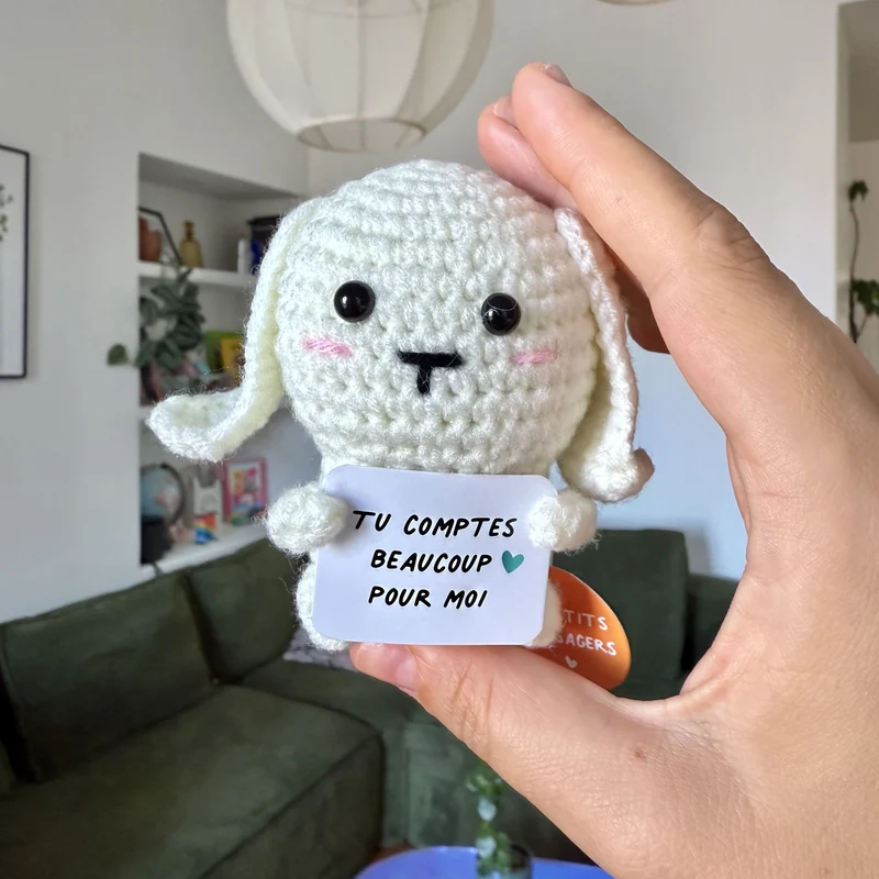 Lapin en crochet « Tu comptes beaucoup pour moi » – Petit cadeau tendresse 🐰