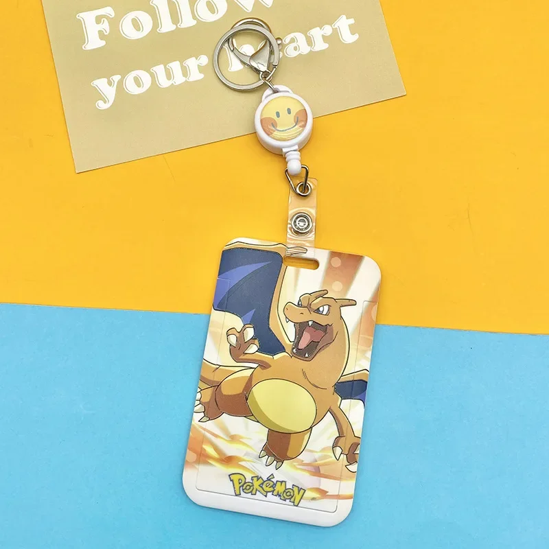 Badges Pokémon avec cordon dans de nombreux modèles différents