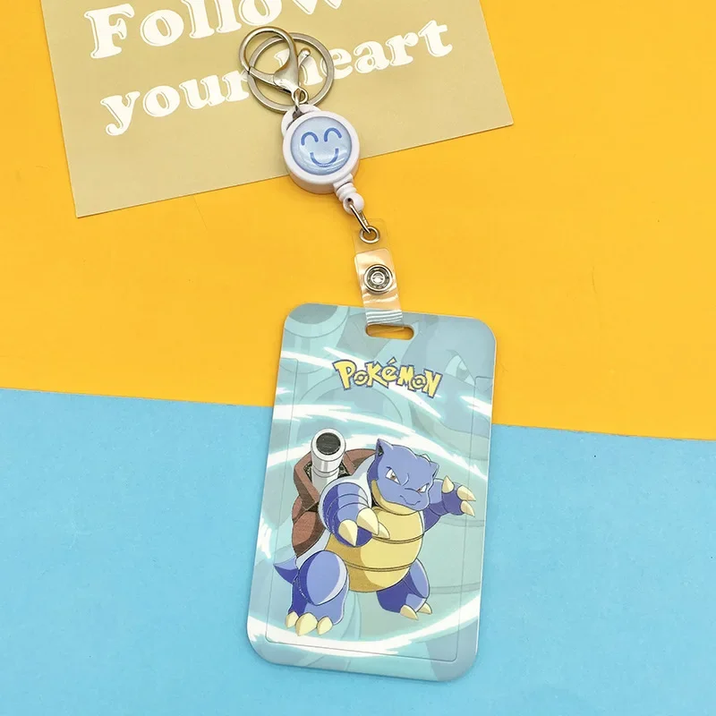 Badges Pokémon avec cordon dans de nombreux modèles différents