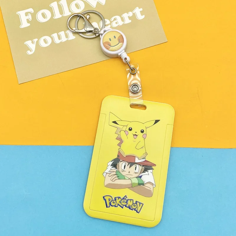 Badges Pokémon avec cordon dans de nombreux modèles différents
