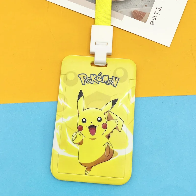 Badges Pokémon avec cordon dans de nombreux modèles différents