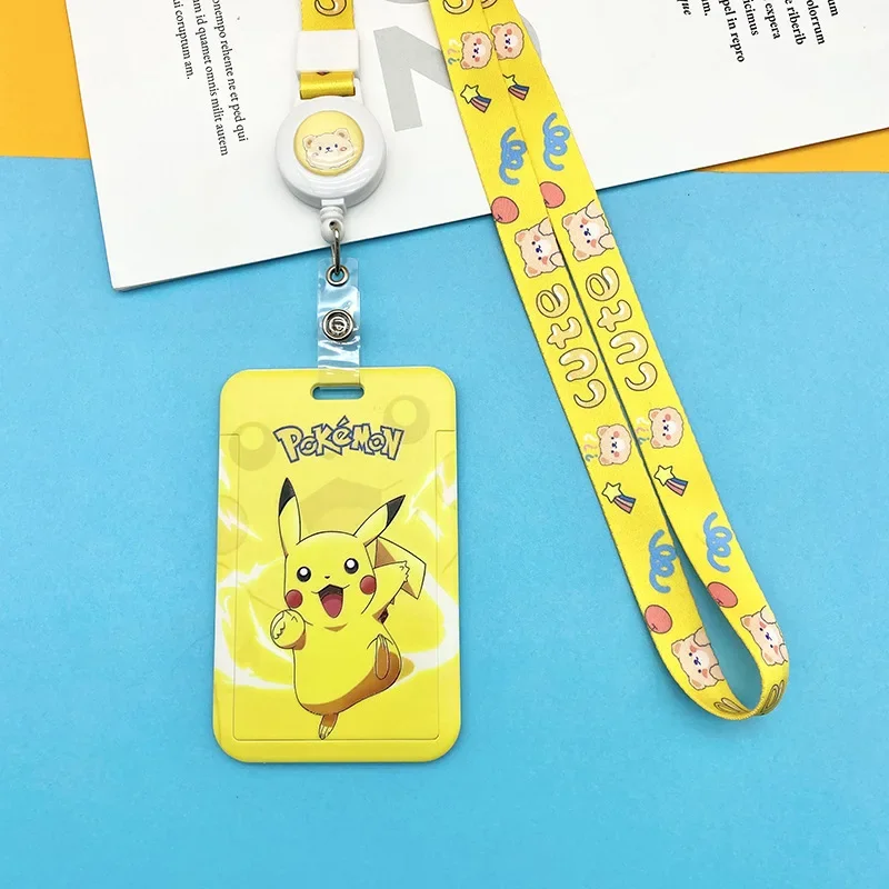 Badges Pokémon avec cordon dans de nombreux modèles différents