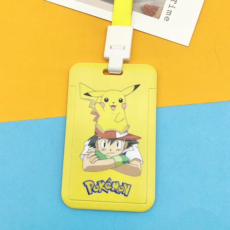 Badges Pokémon avec cordon dans de nombreux modèles différents