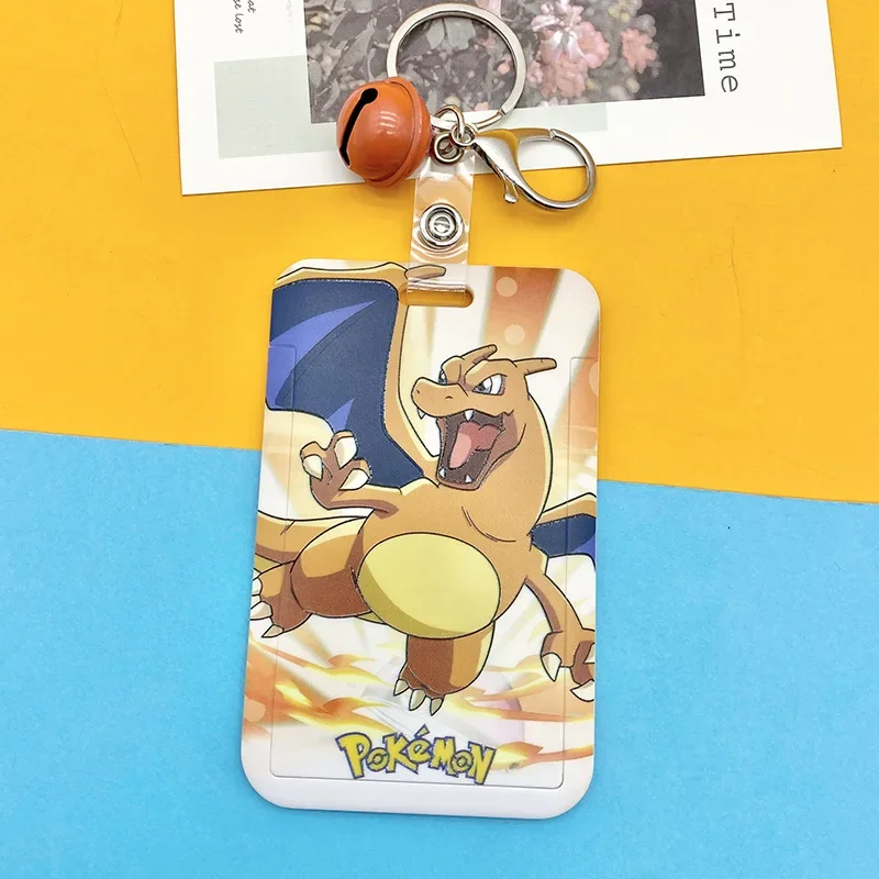 Badges Pokémon avec cordon dans de nombreux modèles différents