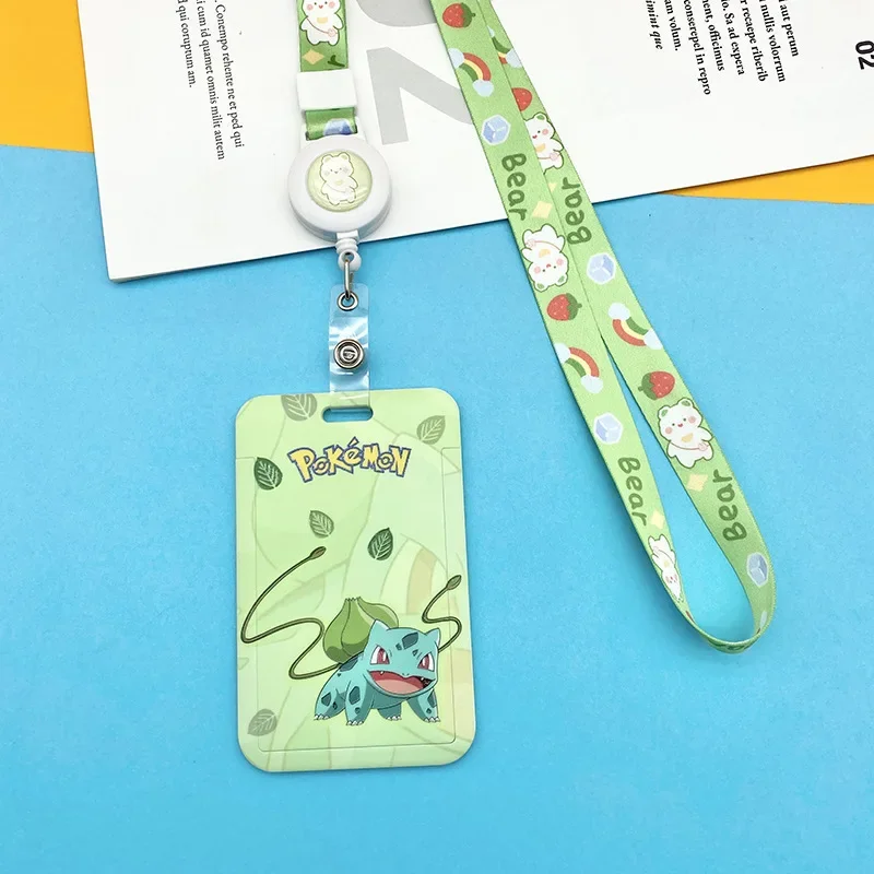 Badges Pokémon avec cordon dans de nombreux modèles différents