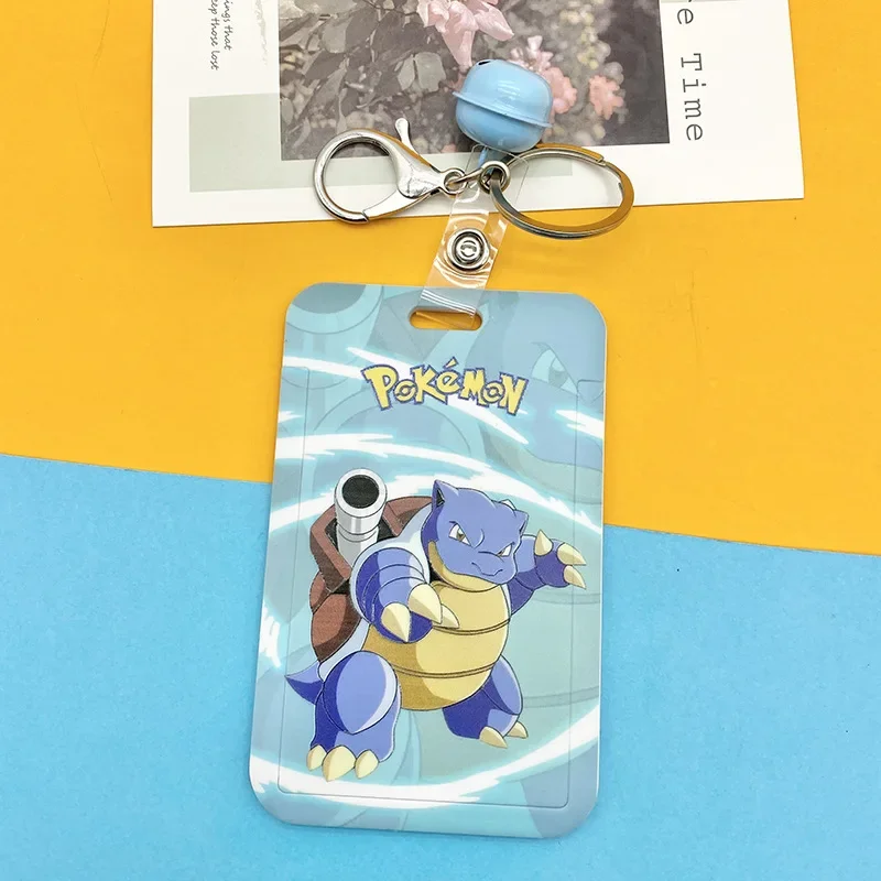 Badges Pokémon avec cordon dans de nombreux modèles différents
