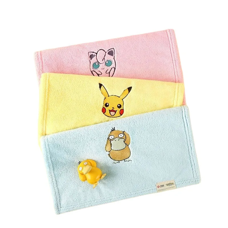 Serviettes Psyduck, Pikachu ou Jigglypuff (72x34cm)