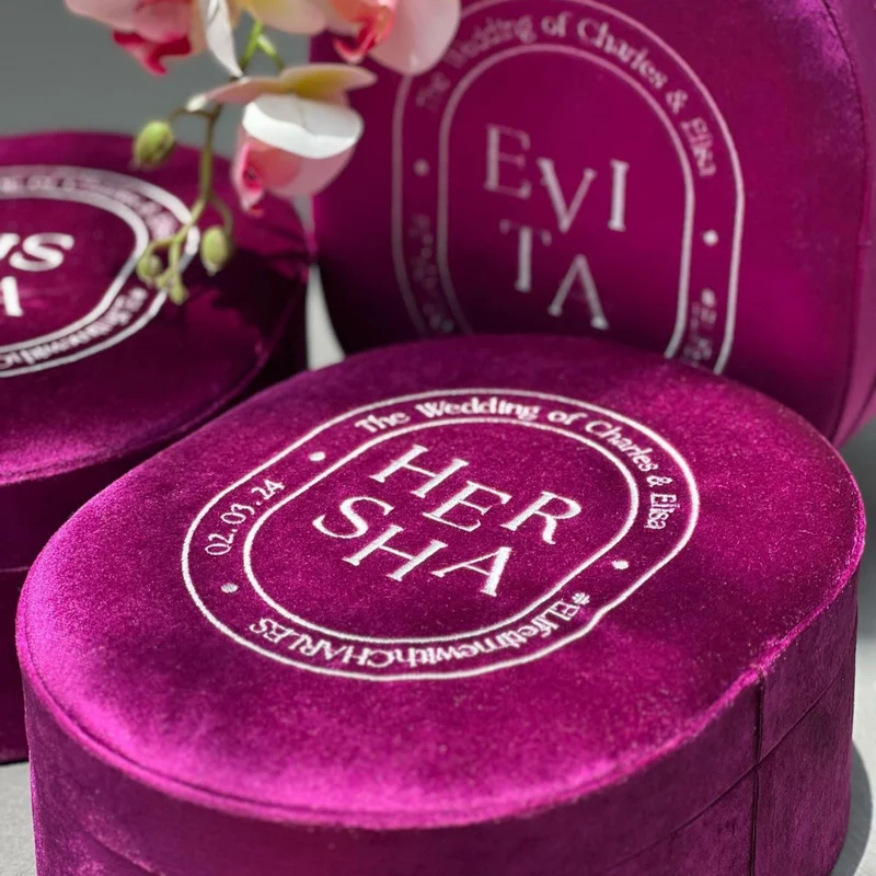 Custom Elegant Oval Velvet Box