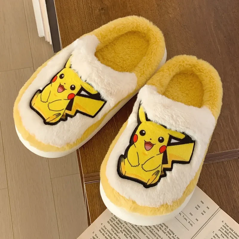 Chaussons enfants Fluffy Évoli, Bulbasaur, Pikachu