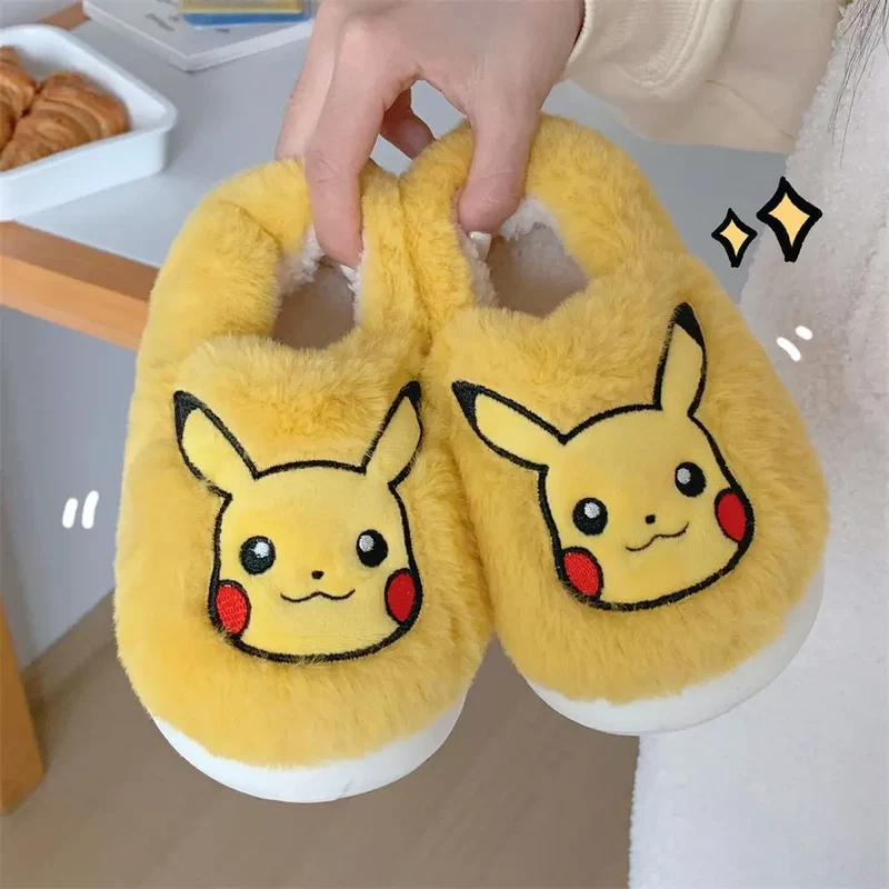Chaussons enfants Fluffy Évoli, Bulbasaur, Pikachu