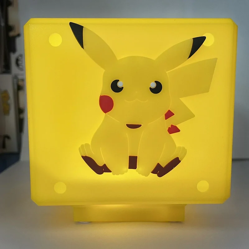 Lampe veilleuse Pokémon Pikachu en forme de cube (10*10*10cm)