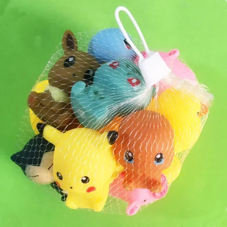6 pièces. Figurines de bain Pokémon dans un ensemble de valeur pour baignoire, etc.