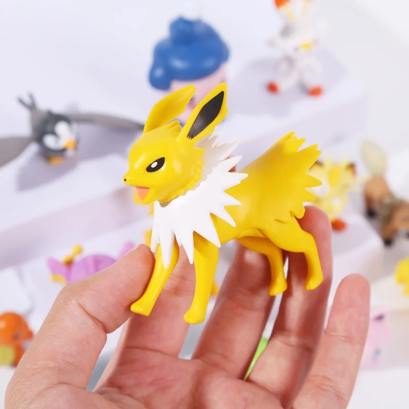 Lot de 28 figurines XXL. Grandes figurines Pokémon (environ 5-8 cm)
