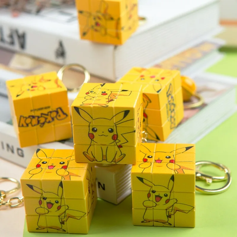 Porte-clés Mini Pikachu en forme de Rubik's Cube