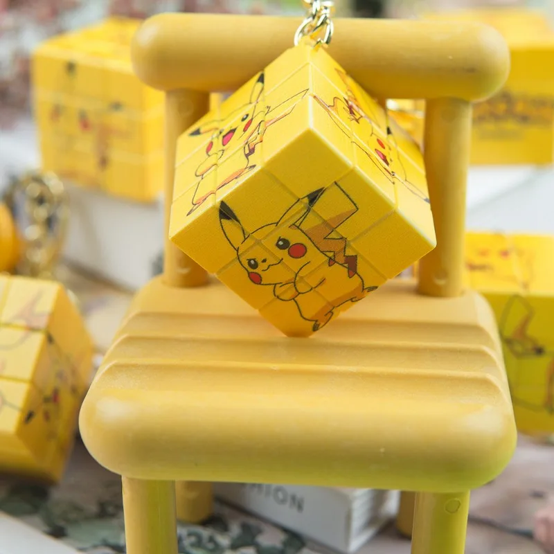 Porte-clés Mini Pikachu en forme de Rubik's Cube