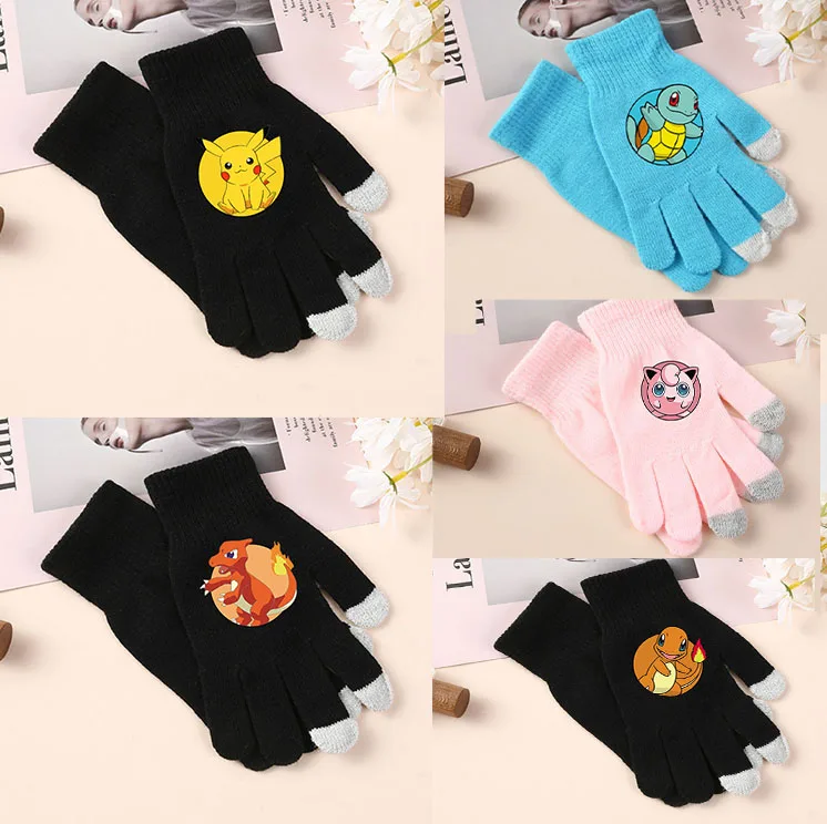 Gants d'hiver avec différents motifs Pokémon