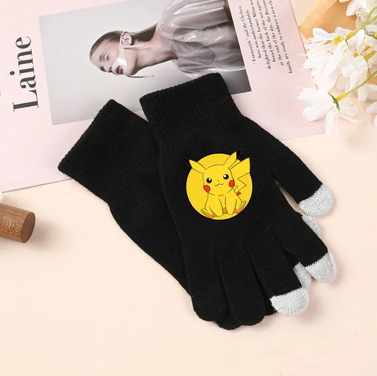 Gants d'hiver avec différents motifs Pokémon