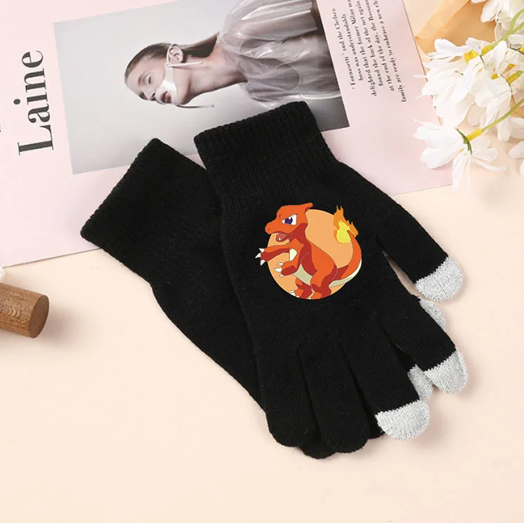 Gants d'hiver avec différents motifs Pokémon