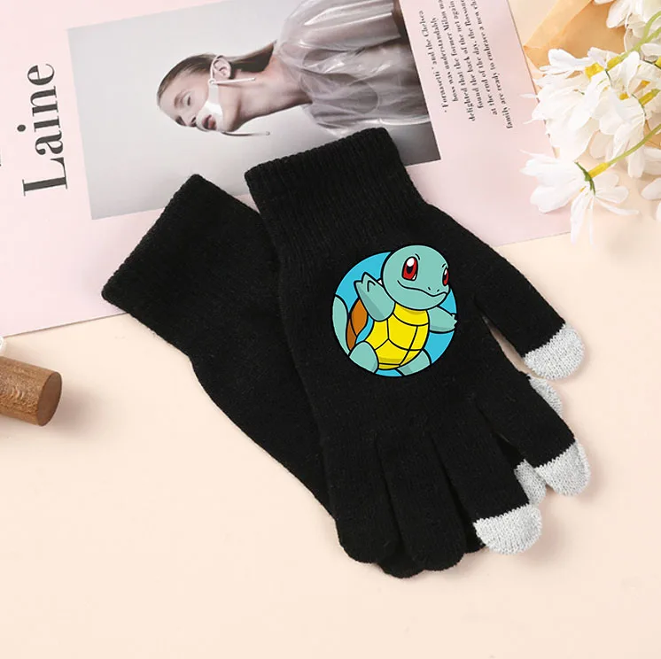 Gants d'hiver avec différents motifs Pokémon
