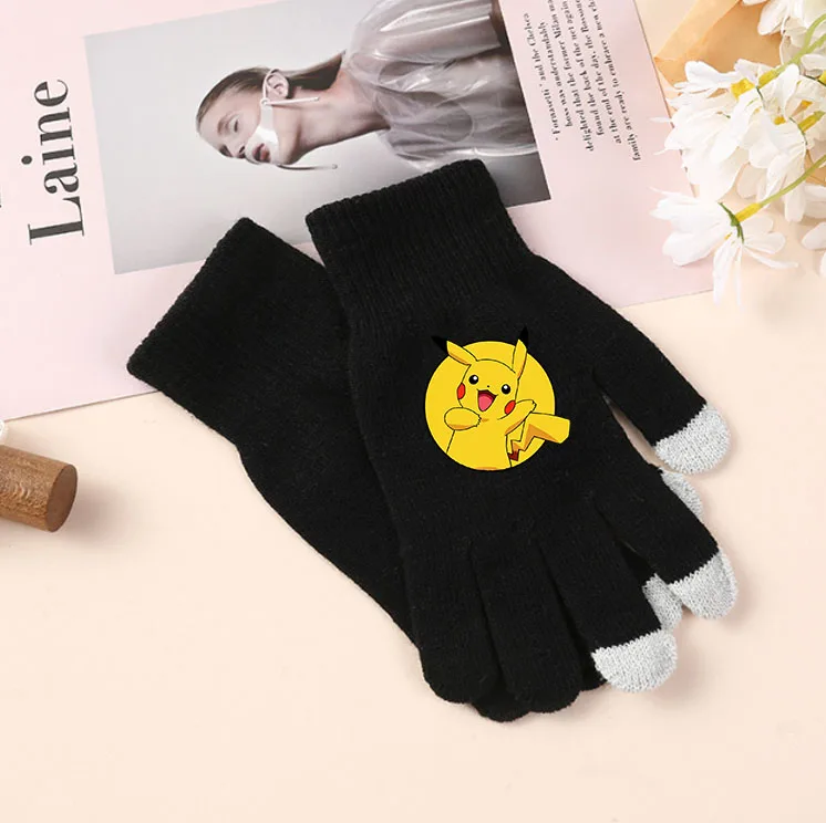 Gants d'hiver avec différents motifs Pokémon