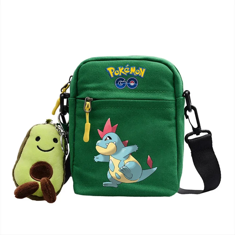 Sac besace motifs Pokémon et pendentif peluche avocat