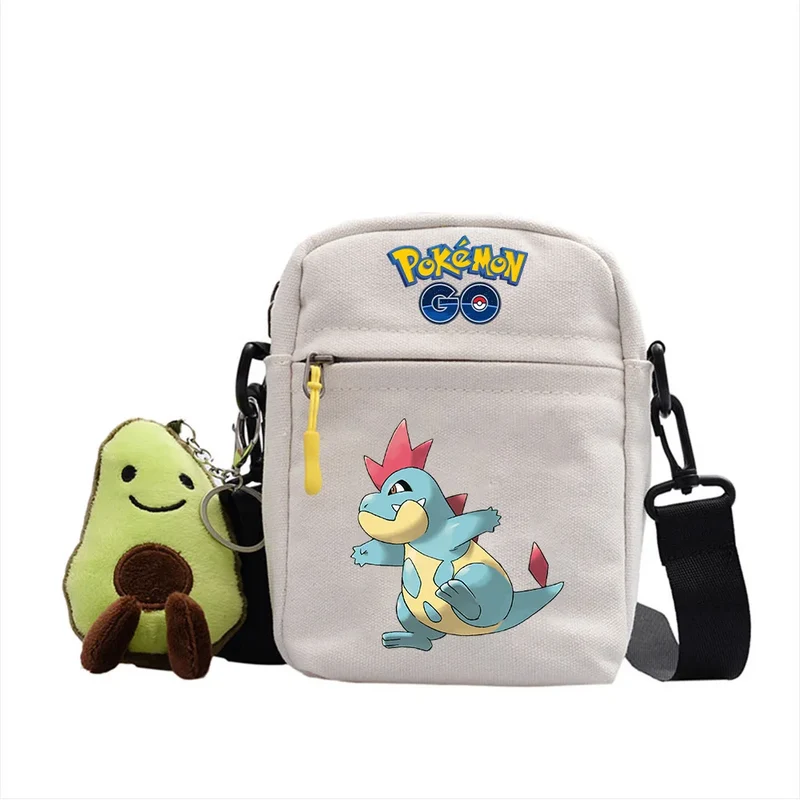 Sac besace motifs Pokémon et pendentif peluche avocat