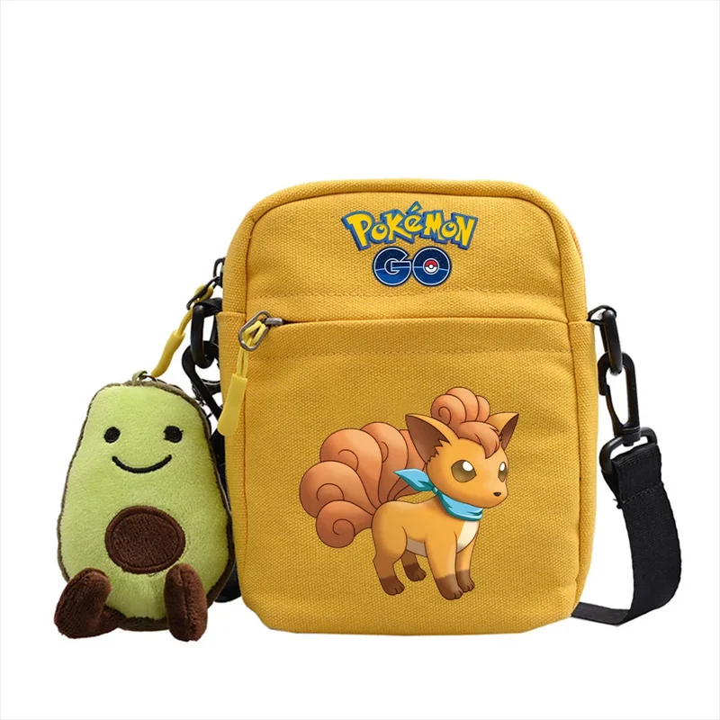 Sac besace motifs Pokémon et pendentif peluche avocat