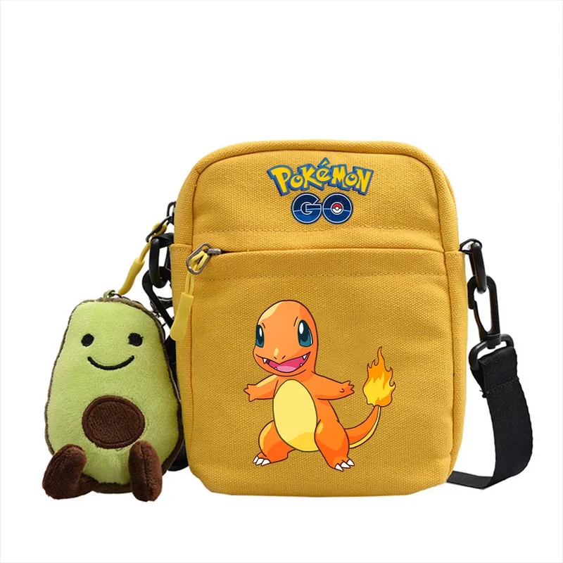Sac besace motifs Pokémon et pendentif peluche avocat
