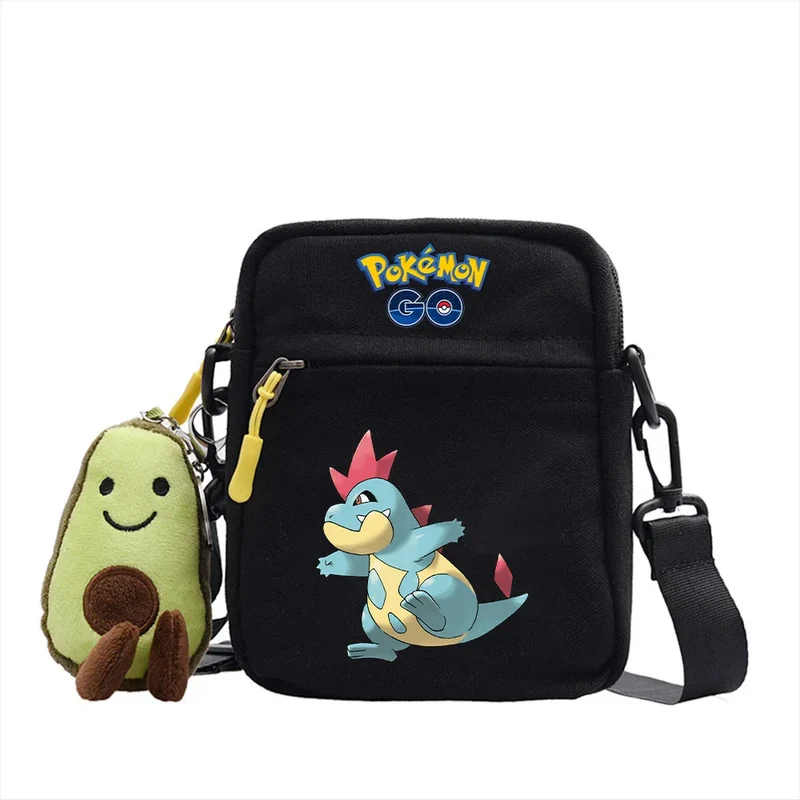 Sac besace motifs Pokémon et pendentif peluche avocat