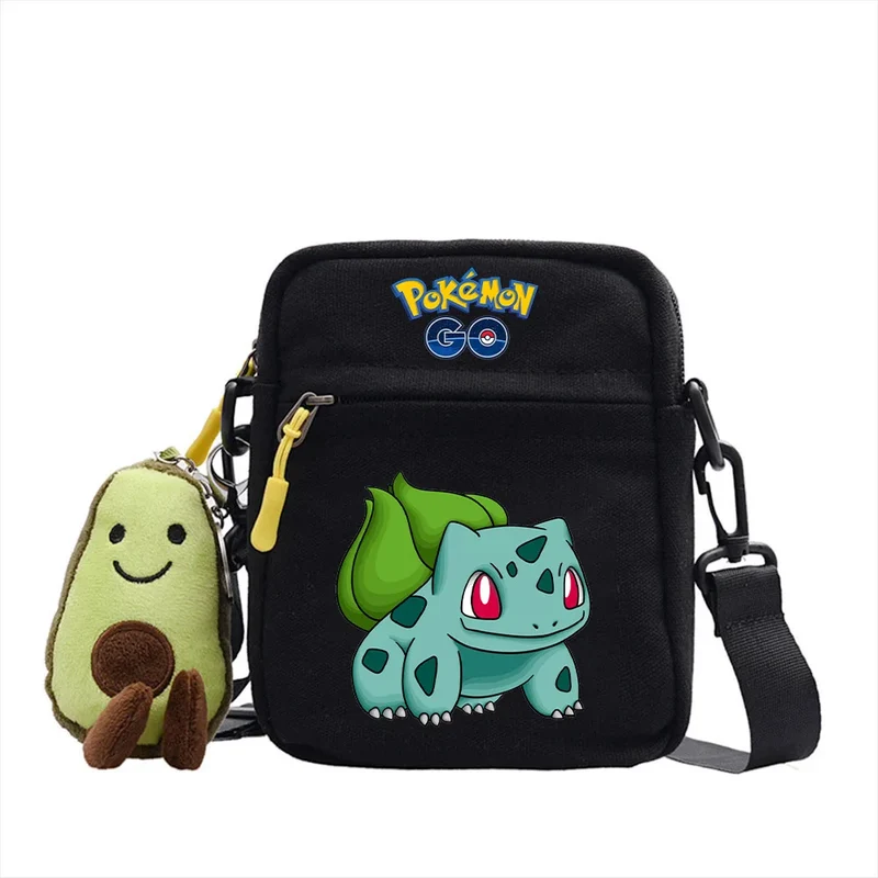 Sac besace motifs Pokémon et pendentif peluche avocat